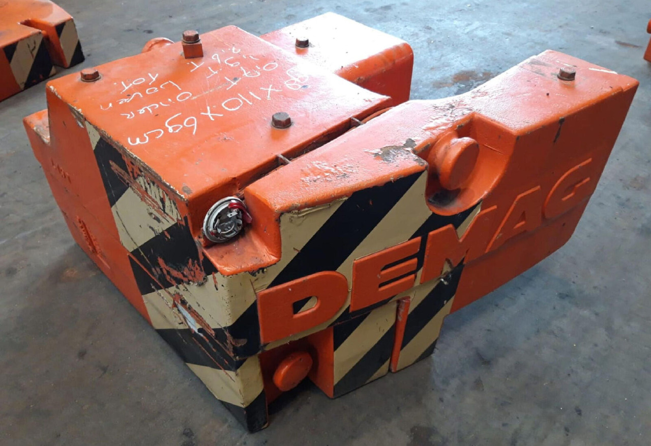 Terex AC 205 counterweight 2.6 ton (0.7/1.9t) - Противовес для Мобильных кранов: фото 1 Terex AC 205 counterweight 2.6 ton (0.7/1.9t) - Противовес для Мобильных кранов: фото 1