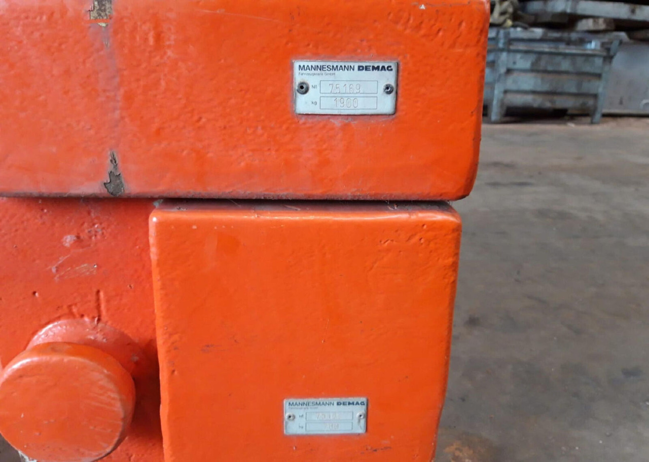 Terex AC 205 counterweight 2.6 ton (0.7/1.9t) - Противовес для Мобильных кранов: фото 5 Terex AC 205 counterweight 2.6 ton (0.7/1.9t) - Противовес для Мобильных кранов: фото 5