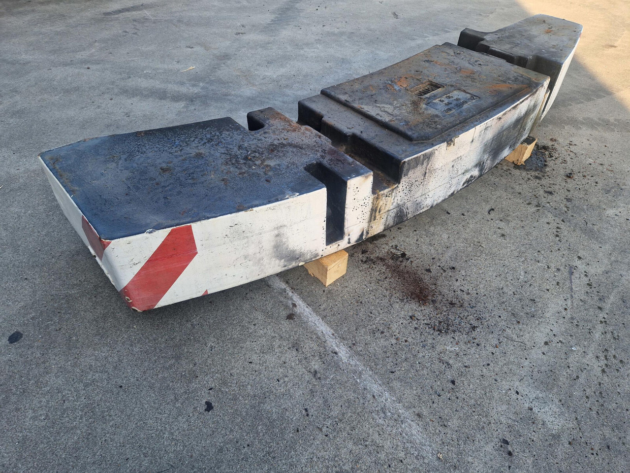 Terex AC 40 CITY counterweight 2.35T - Противовес для Мобильных кранов: фото 4 Terex AC 40 CITY counterweight 2.35T - Противовес для Мобильных кранов: фото 4