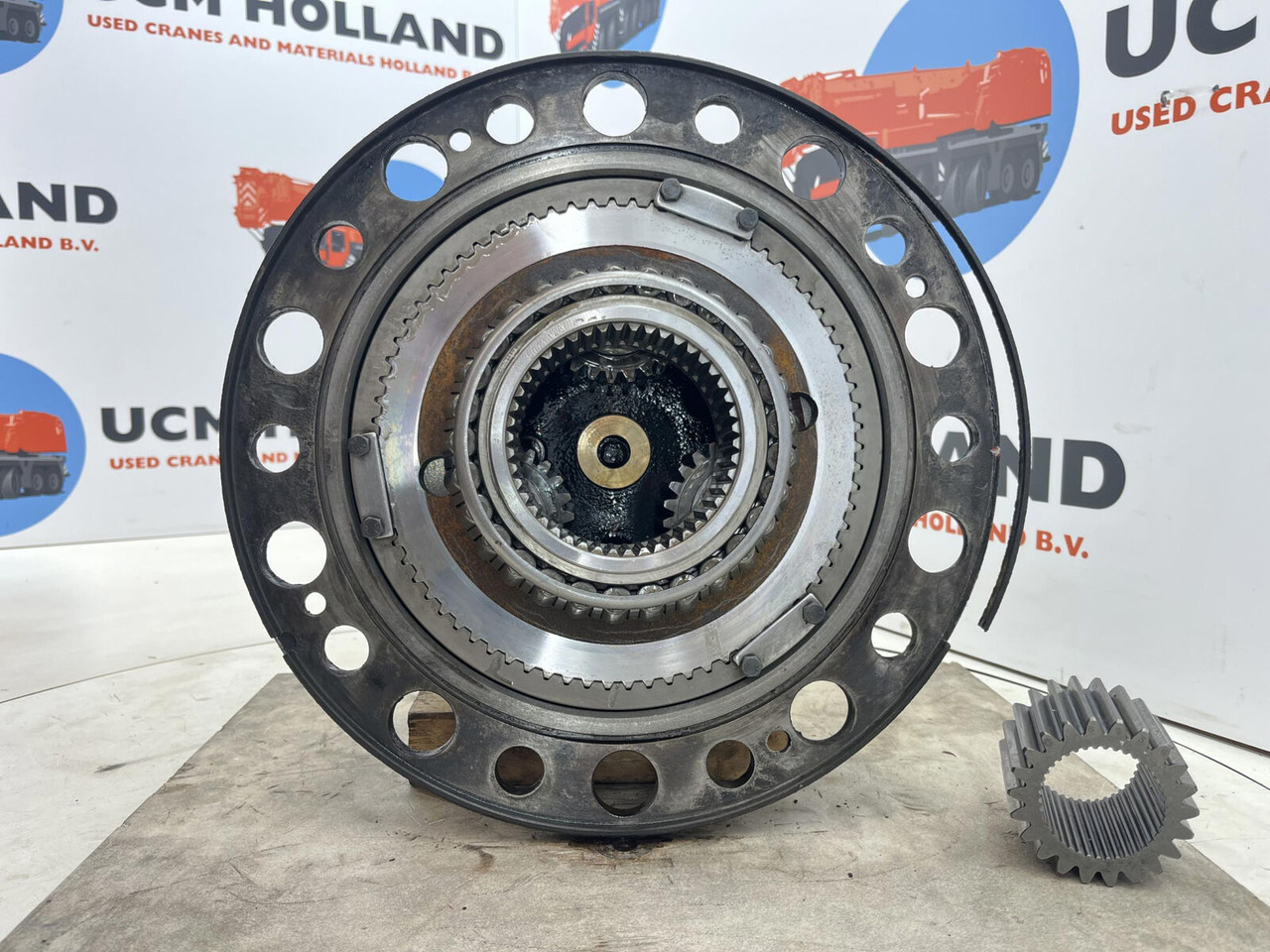 Terex/Demag AC 100/4 planetary gear 22-25-74-40-3pl-H127-46 - Бортовой редуктор для Кранов: фото 5 Terex/Demag AC 100/4 planetary gear 22-25-74-40-3pl-H127-46 - Бортовой редуктор для Кранов: фото 5