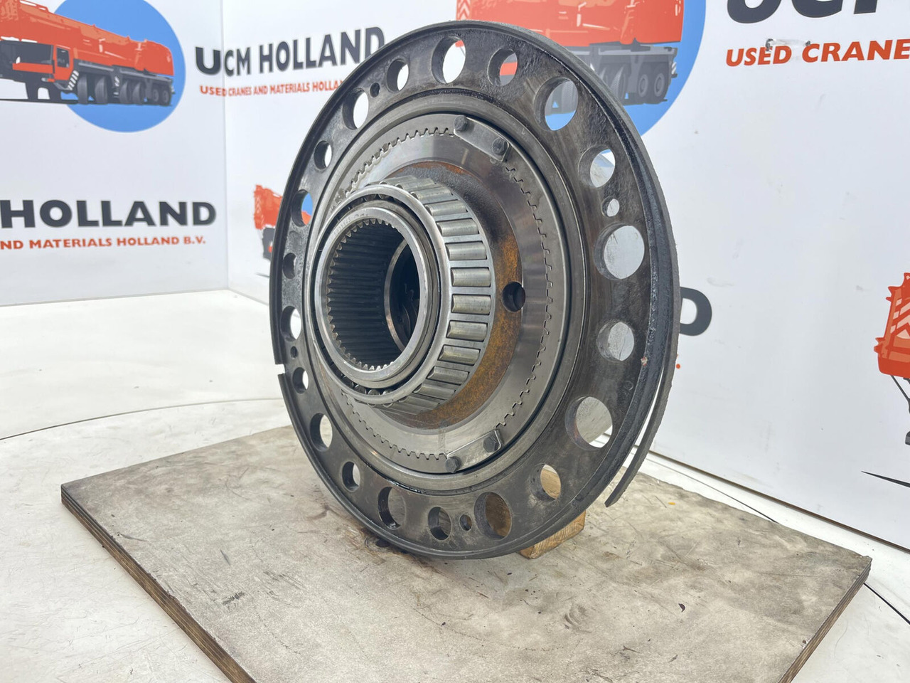 Terex/Demag AC 100/4 planetary gear 22-25-74-40-3pl-H127-46 - Бортовой редуктор для Кранов: фото 3 Terex/Demag AC 100/4 planetary gear 22-25-74-40-3pl-H127-46 - Бортовой редуктор для Кранов: фото 3