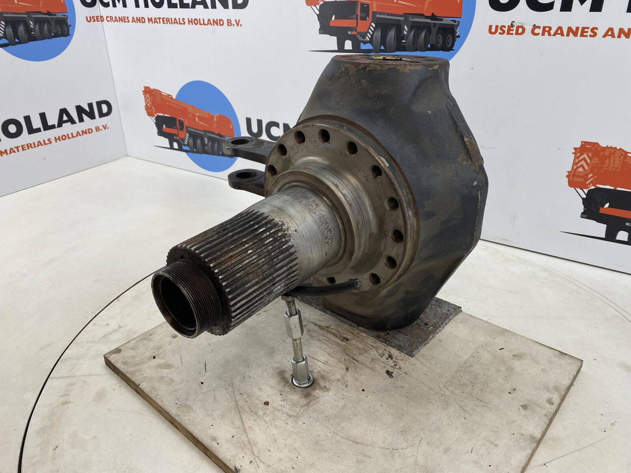 Terex Demag AC 35 Steering knuckle 16 holes axle 2 right - Поворотный кулак для Мобильных кранов: фото 1 Terex Demag AC 35 Steering knuckle 16 holes axle 2 right - Поворотный кулак для Мобильных кранов: фото 1