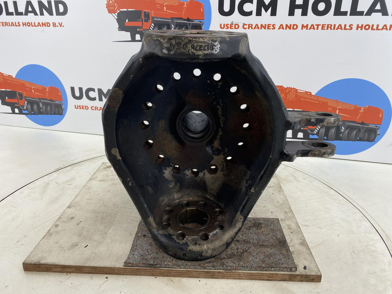 Terex Demag AC 35 Steering knuckle 16 holes axle 2 right - Поворотный кулак для Мобильных кранов: фото 5 Terex Demag AC 35 Steering knuckle 16 holes axle 2 right - Поворотный кулак для Мобильных кранов: фото 5