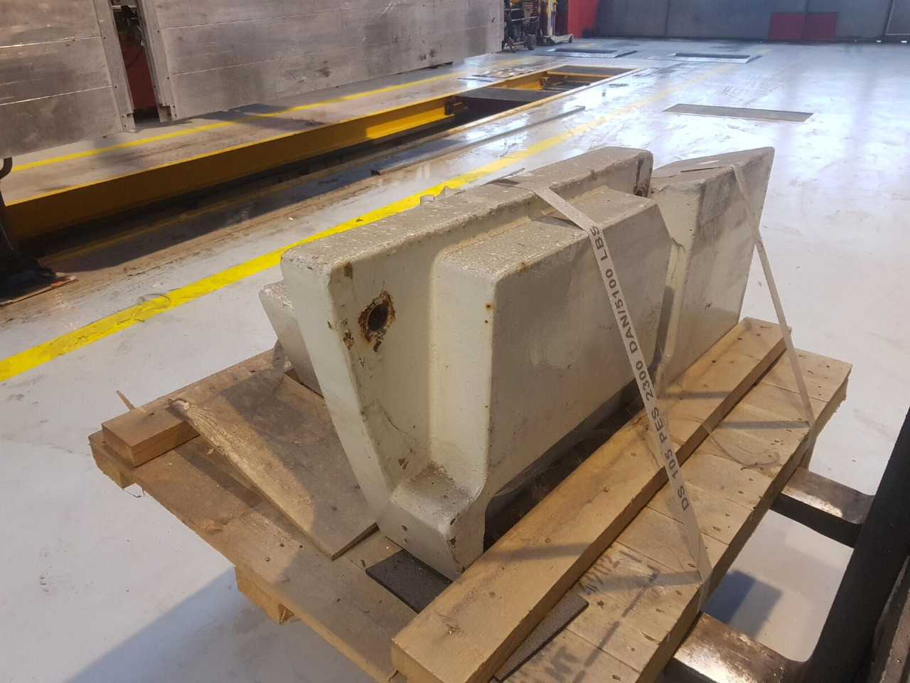 Terex Terex Challenger 4200 counterweight 1,4 ton - Противовес для Мобильных кранов: фото 3 Terex Terex Challenger 4200 counterweight 1,4 ton - Противовес для Мобильных кранов: фото 3