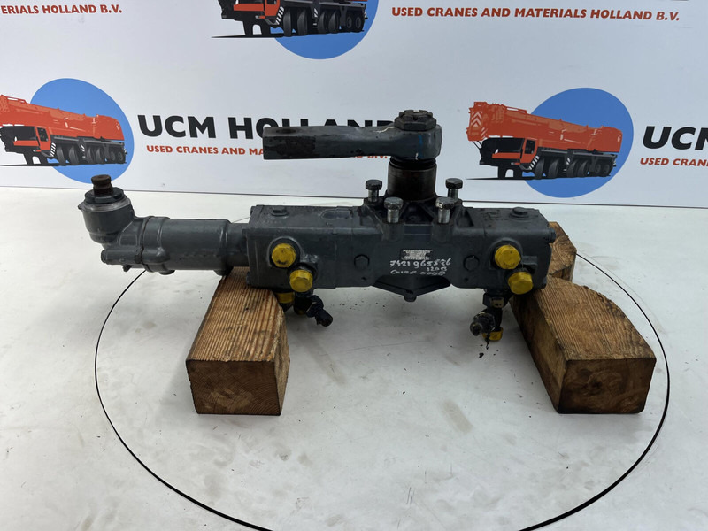 ZF LTM 1050-1 steering box - Рулевая колонка для Кранов: фото 1 ZF LTM 1050-1 steering box - Рулевая колонка для Кранов: фото 1