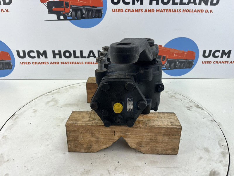 ZF LTM 1070 4.2 Steering box - Рулевая колонка для Кранов: фото 4 ZF LTM 1070 4.2 Steering box - Рулевая колонка для Кранов: фото 4