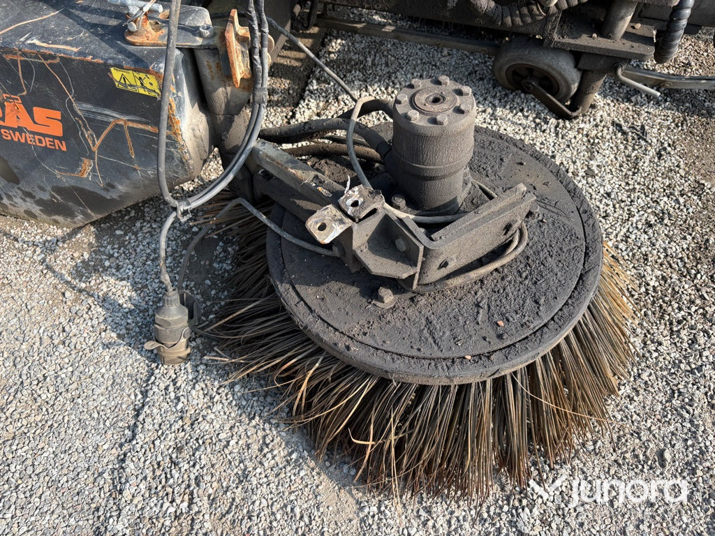 Bogserad Sopmaskin Fjärås FS 700 - Подметально-уборочная машина: фото 4 Bogserad Sopmaskin Fjärås FS 700 - Подметально-уборочная машина: фото 4