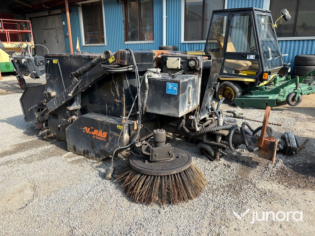 Bogserad Sopmaskin Fjärås FS 700 - Подметально-уборочная машина: фото 3 Bogserad Sopmaskin Fjärås FS 700 - Подметально-уборочная машина: фото 3