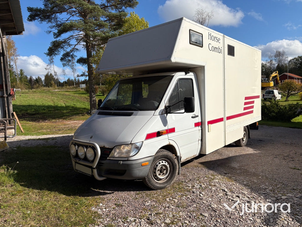 Hästtransport - Mercedes-Benz, 316 CDI - Другая техника: фото 1 Hästtransport - Mercedes-Benz, 316 CDI - Другая техника: фото 1