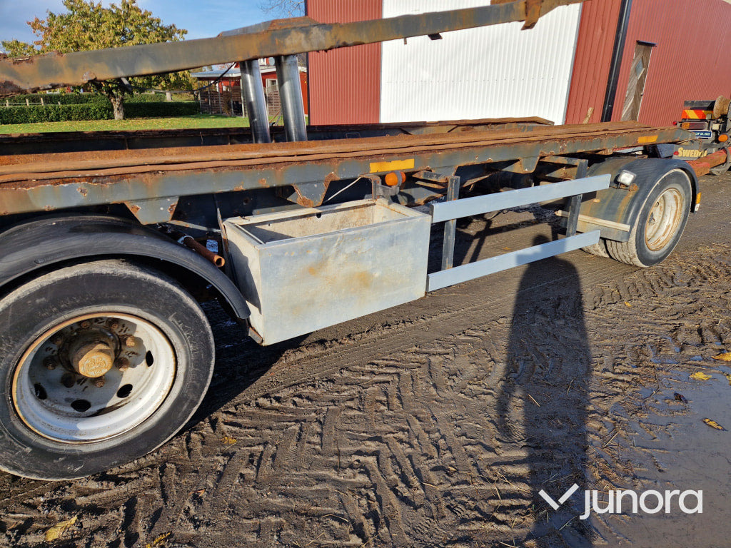 Lastväxlarvagn + Tipp - Härryda, THLBS-300-N - Прицеп-контейнеровоз/ Сменный кузов: фото 5 Lastväxlarvagn + Tipp - Härryda, THLBS-300-N - Прицеп-контейнеровоз/ Сменный кузов: фото 5