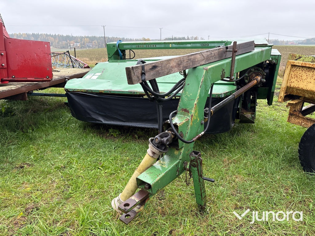 Slåtterkross - John Deere 1320 - Косилка: фото 1 Slåtterkross - John Deere 1320 - Косилка: фото 1