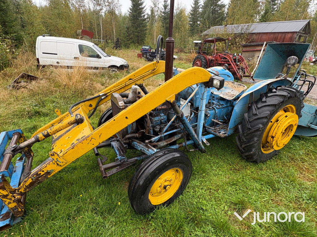 Traktor - Ford Dexta - Трактор: фото 1 Traktor - Ford Dexta - Трактор: фото 1