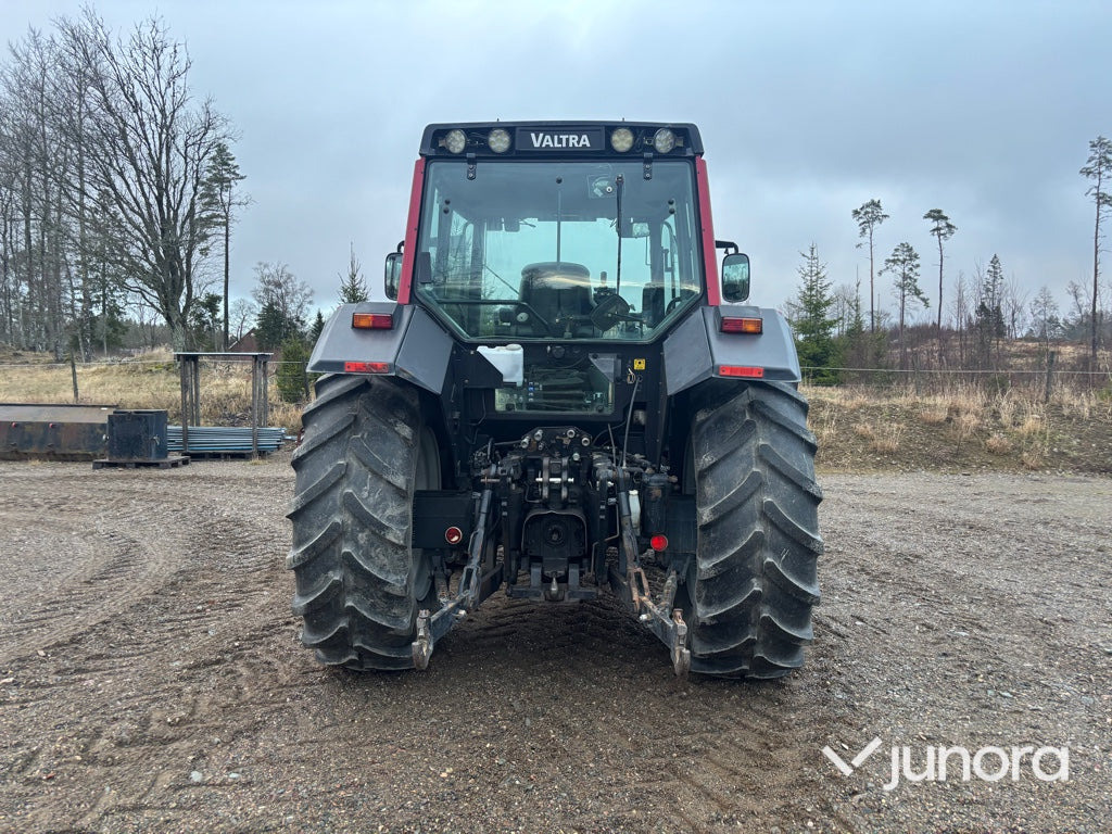 Traktor - Valtra Valmet 6550-4 Hi-Tech, med lastare - Трактор: фото 4 Traktor - Valtra Valmet 6550-4 Hi-Tech, med lastare - Трактор: фото 4