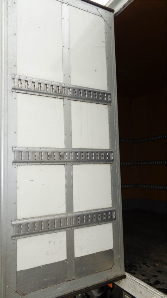 Кузов платформа 8,6 mtr alu kasse med sideåbning til lift: фото 6 Кузов платформа 8,6 mtr alu kasse med sideåbning til lift: фото 6