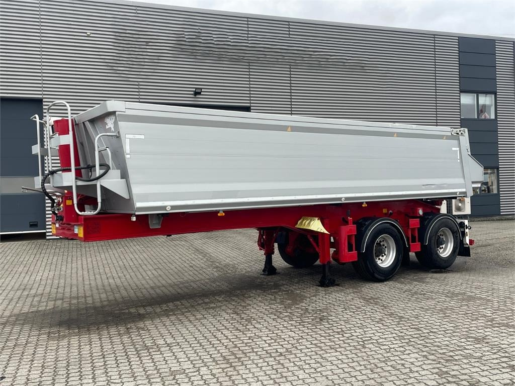 Benalu 2-aks 24m3 alu chassis  - Самосвальный полуприцеп: фото 4 Benalu 2-aks 24m3 alu chassis  - Самосвальный полуприцеп: фото 4