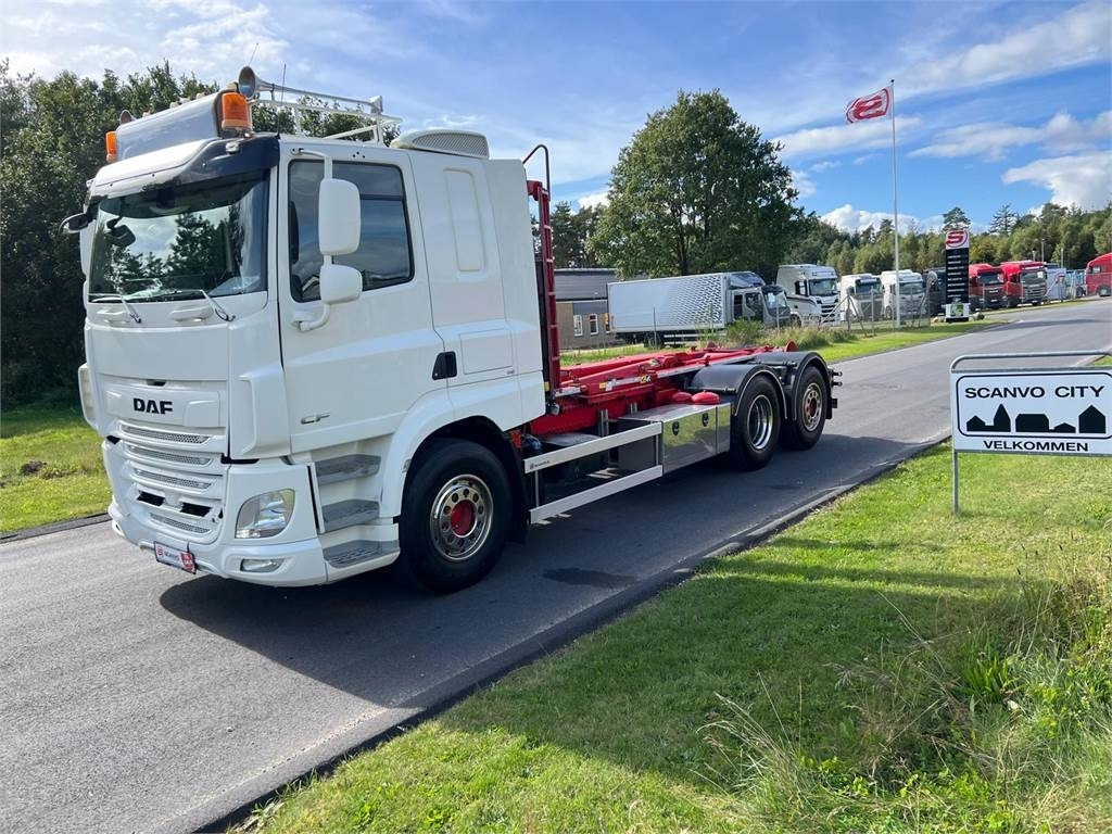 DAF CF 530 6x2*4 FAN - Крюковой мультилифт: фото 1 DAF CF 530 6x2*4 FAN - Крюковой мультилифт: фото 1