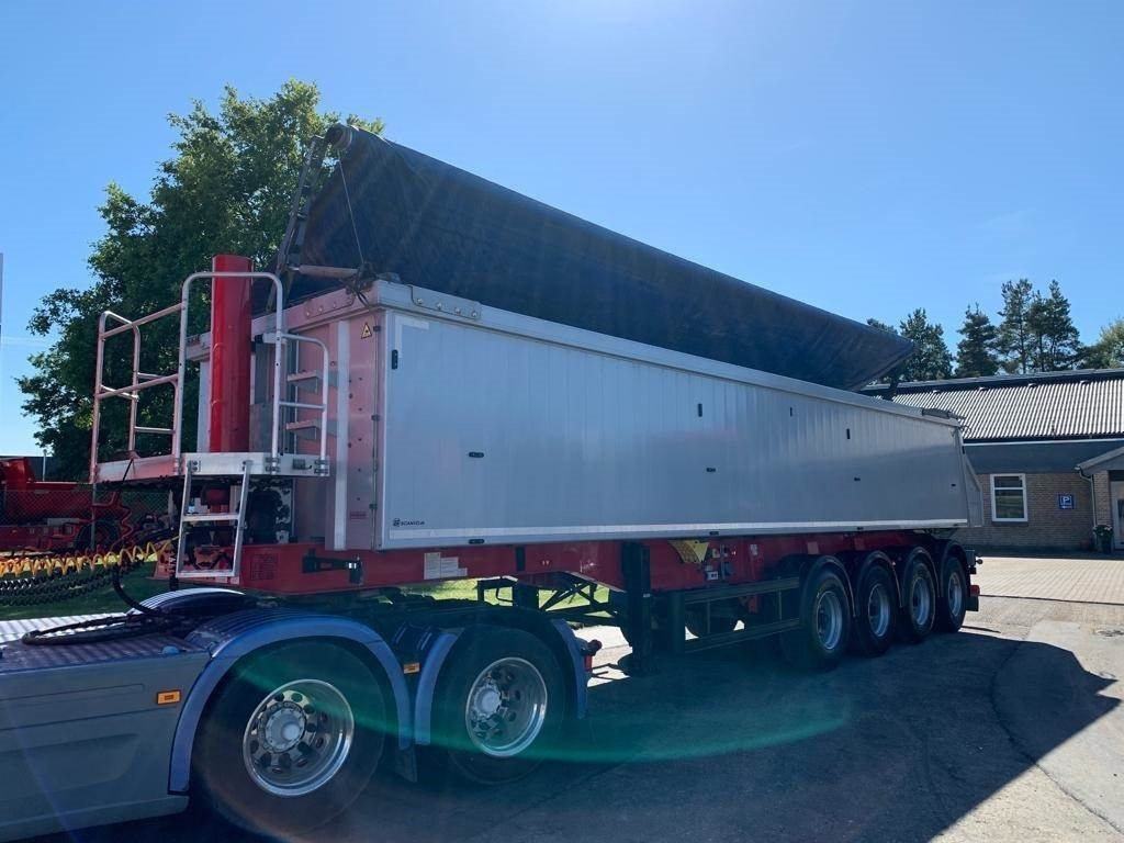 Langendorf 36 m3 4 akslet SKA 36 alu tiptrailer - Самосвальный полуприцеп: фото 4 Langendorf 36 m3 4 akslet SKA 36 alu tiptrailer - Самосвальный полуприцеп: фото 4