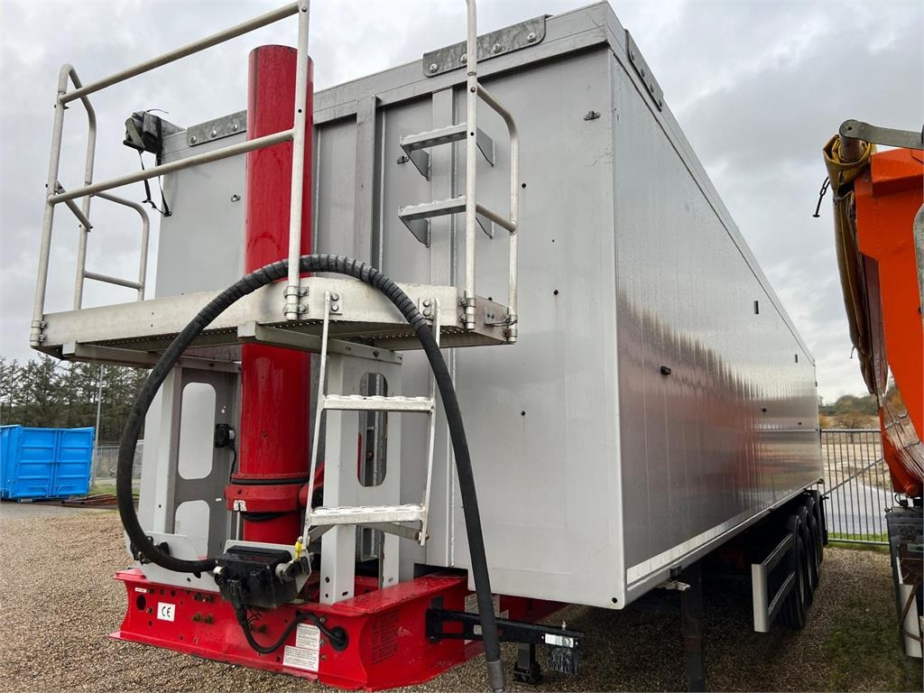 Langendorf SKA36 60m3 alu kasse med plastindlæg - Самосвальный полуприцеп: фото 5 Langendorf SKA36 60m3 alu kasse med plastindlæg - Самосвальный полуприцеп: фото 5