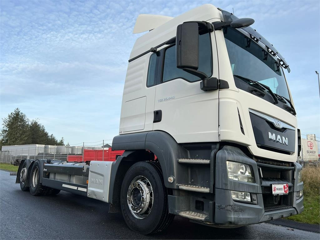 MAN TGS 26-440 6x2-4 LL - Грузовик-контейнеровоз/ Сменный кузов: фото 1 MAN TGS 26-440 6x2-4 LL - Грузовик-контейнеровоз/ Сменный кузов: фото 1