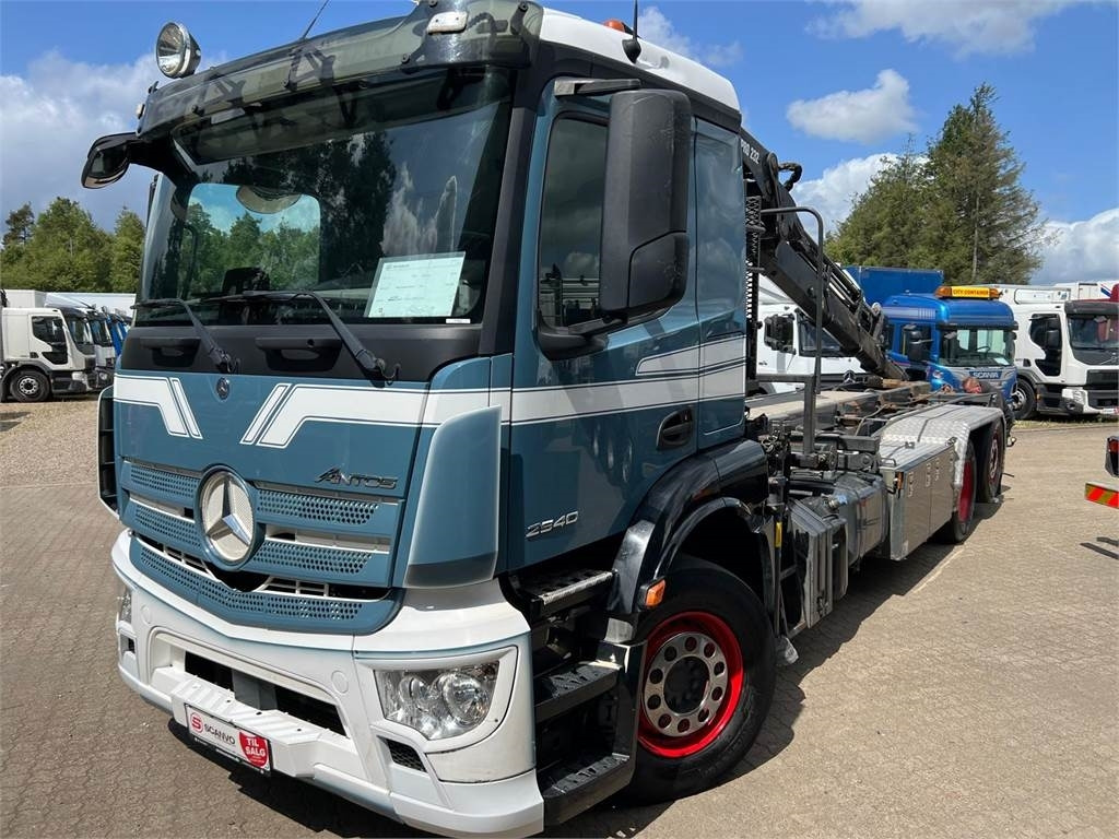 Mercedes-Benz Antos 2540 L - Hiab 232E5 kran - Портальный бункеровоз: фото 2 Mercedes-Benz Antos 2540 L - Hiab 232E5 kran - Портальный бункеровоз: фото 2