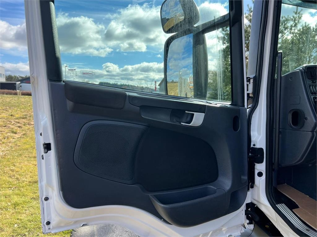 Тентованный грузовик Scania P280 LB 6x2*4 MLB - 24 pallets: фото 14