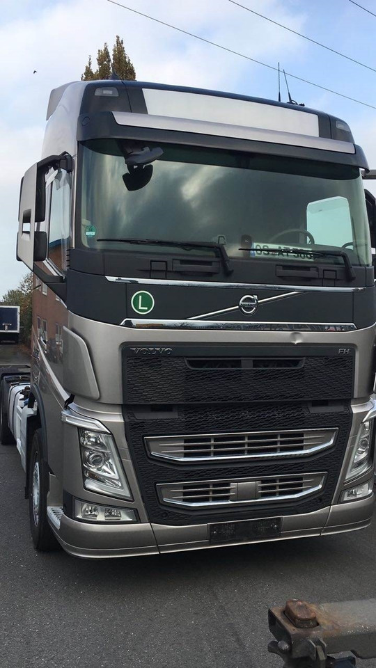 Volvo FH4 Globetrotter tagspoiler - Аэродинамика/ Спойлеры для Грузовиков: фото 3 Volvo FH4 Globetrotter tagspoiler - Аэродинамика/ Спойлеры для Грузовиков: фото 3