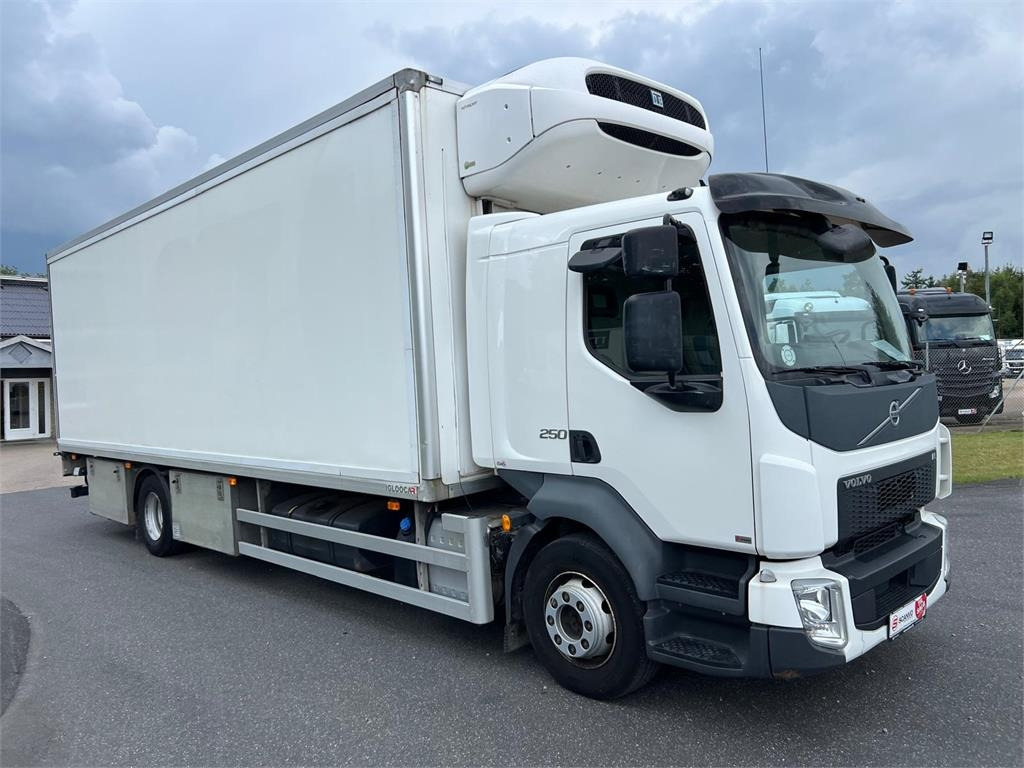 Volvo FL 250 16 ton - Рефрижератор: фото 2 Volvo FL 250 16 ton - Рефрижератор: фото 2