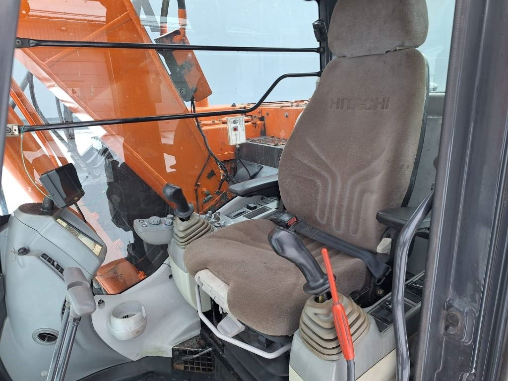 Гусеничный экскаватор Hitachi ZX135USB-5 RASVARILLA: фото 11