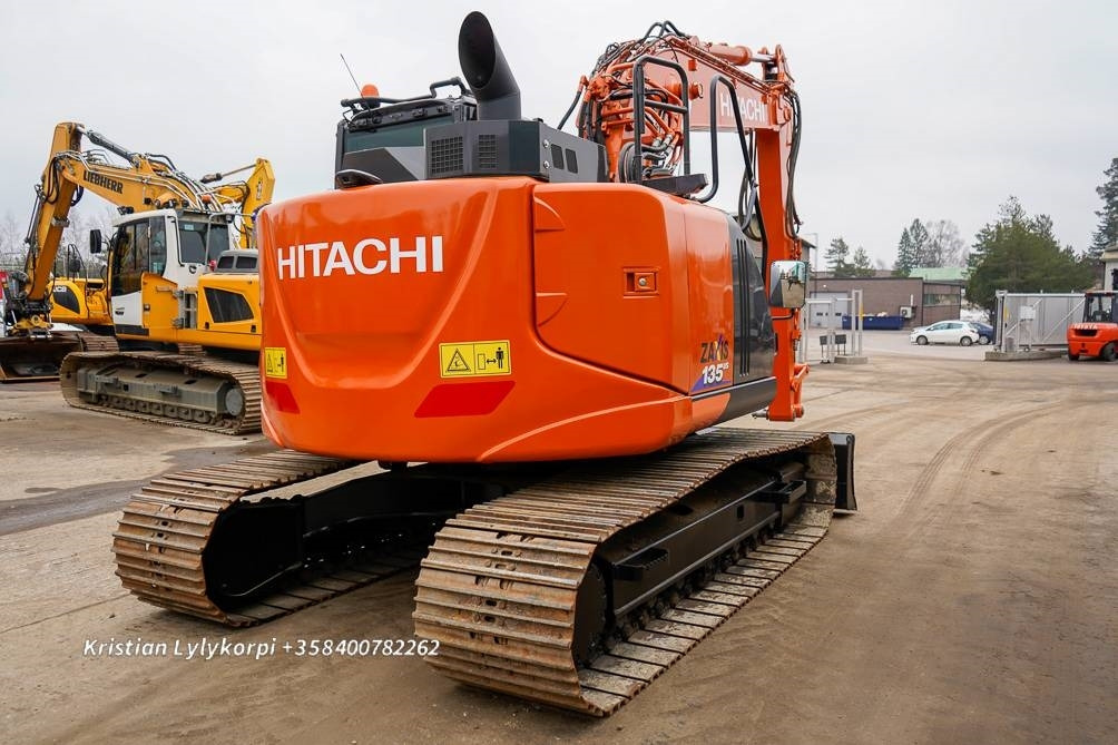 Hitachi ZX135USBL-6 PUSKULEVYLLÄ - Гусеничный экскаватор: фото 5 Hitachi ZX135USBL-6 PUSKULEVYLLÄ - Гусеничный экскаватор: фото 5