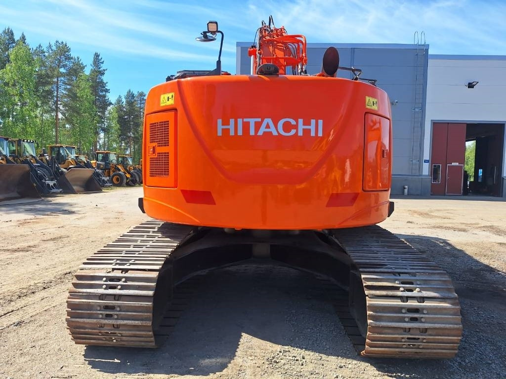 Hitachi ZX225USLC-5 PYÖRITTÄJÄ+PIHDIT YM. - Гусеничный экскаватор: фото 3 Hitachi ZX225USLC-5 PYÖRITTÄJÄ+PIHDIT YM. - Гусеничный экскаватор: фото 3