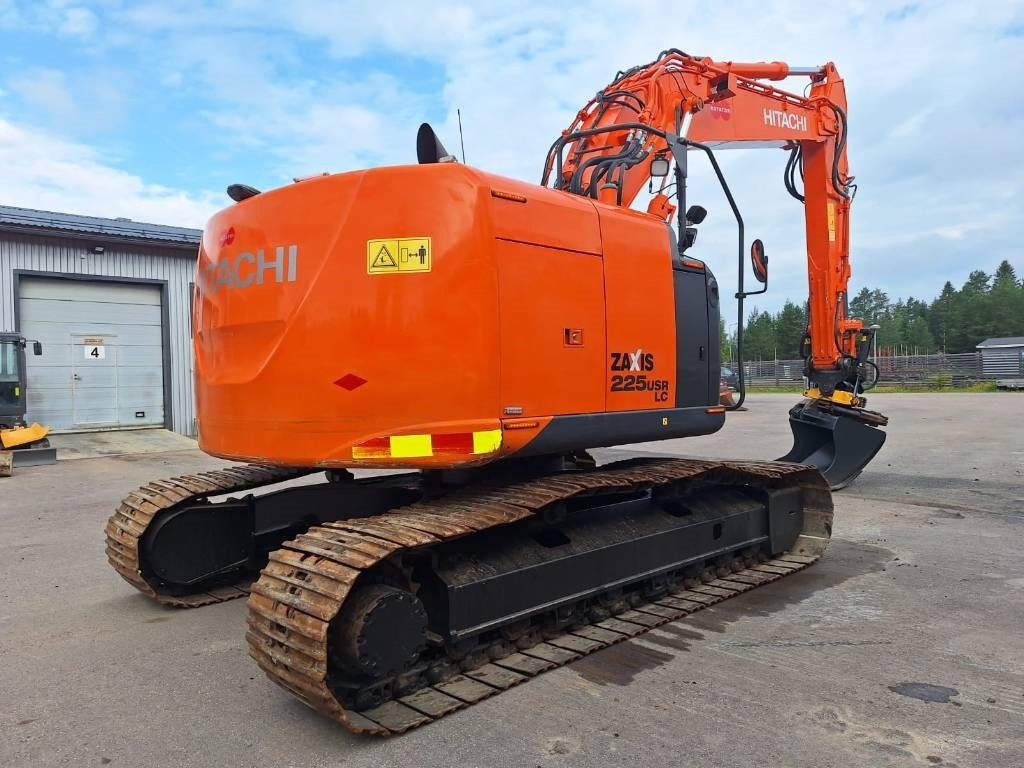 Hitachi ZX225USLC-5 PYÖRITTÄJÄLLÄ - Гусеничный экскаватор: фото 4 Hitachi ZX225USLC-5 PYÖRITTÄJÄLLÄ - Гусеничный экскаватор: фото 4