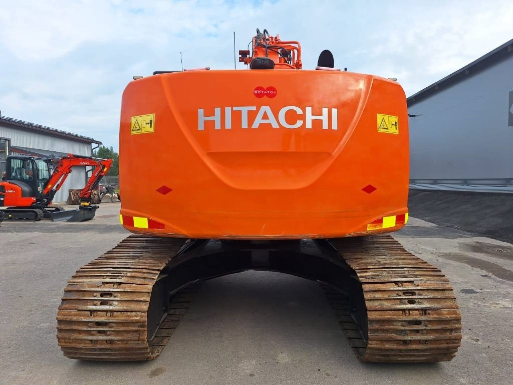 Hitachi ZX225USLC-5 PYÖRITTÄJÄLLÄ - Гусеничный экскаватор: фото 3 Hitachi ZX225USLC-5 PYÖRITTÄJÄLLÄ - Гусеничный экскаватор: фото 3