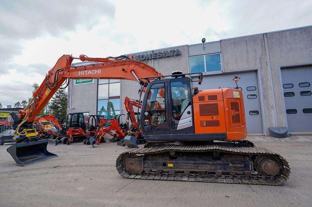 Hitachi ZX225USLC-5B MARTTIINILLA - Гусеничный экскаватор: фото 1 Hitachi ZX225USLC-5B MARTTIINILLA - Гусеничный экскаватор: фото 1