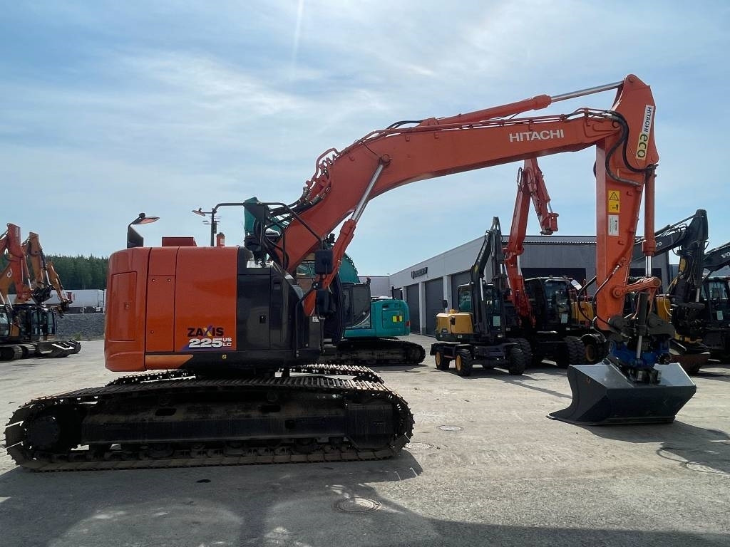 Hitachi ZX225USLC-6 PYÖRITTÄJÄLLÄ - Гусеничный экскаватор: фото 5 Hitachi ZX225USLC-6 PYÖRITTÄJÄLLÄ - Гусеничный экскаватор: фото 5