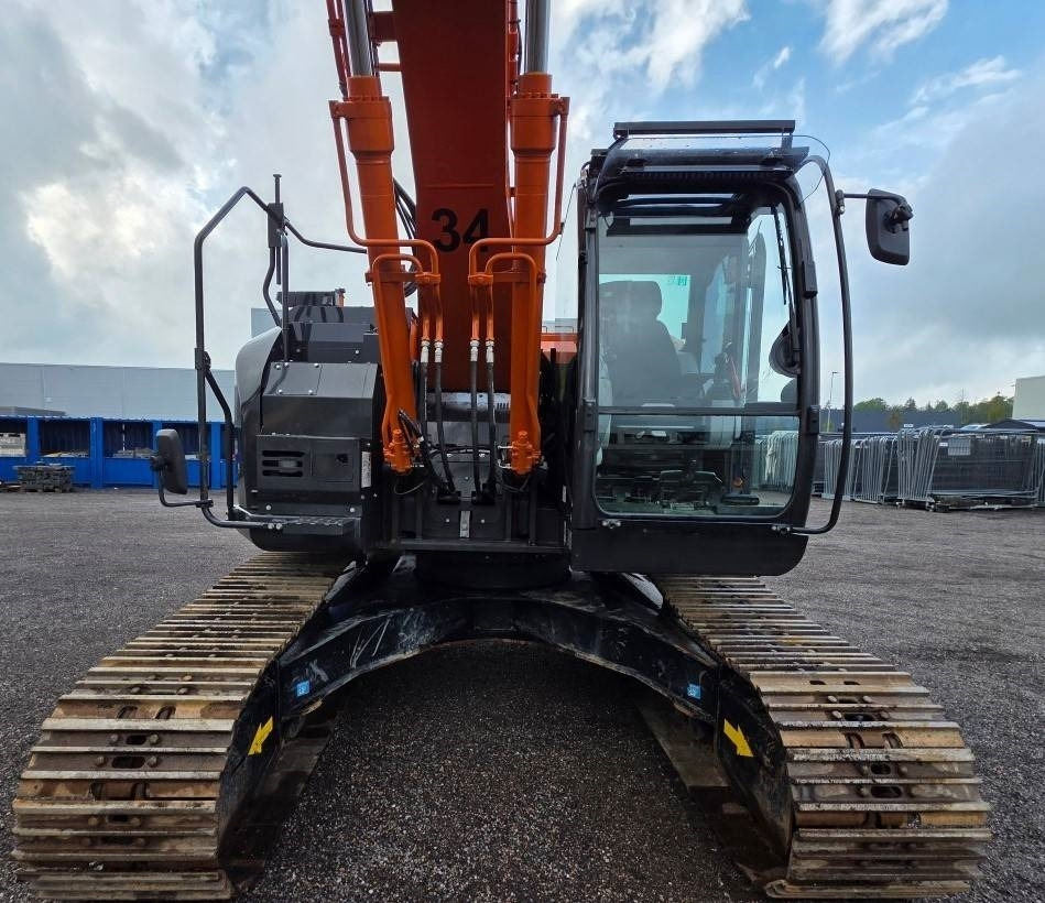 Hitachi ZX225USRLC-6 - Гусеничный экскаватор: фото 4 Hitachi ZX225USRLC-6 - Гусеничный экскаватор: фото 4