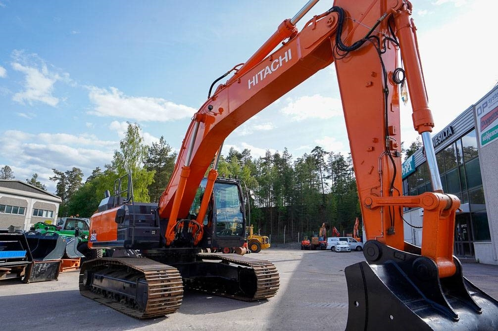 Hitachi ZX350LC-6 UUSI ALAKERTA - Гусеничный экскаватор: фото 4 Hitachi ZX350LC-6 UUSI ALAKERTA - Гусеничный экскаватор: фото 4
