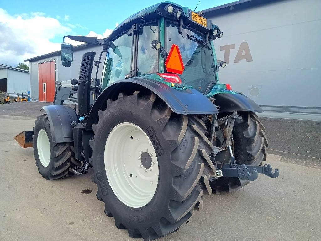 Valtra MYYTY! SOLD! N174 VERSU ETUKUORMAAJALLA - Трактор: фото 3 Valtra MYYTY! SOLD! N174 VERSU ETUKUORMAAJALLA - Трактор: фото 3