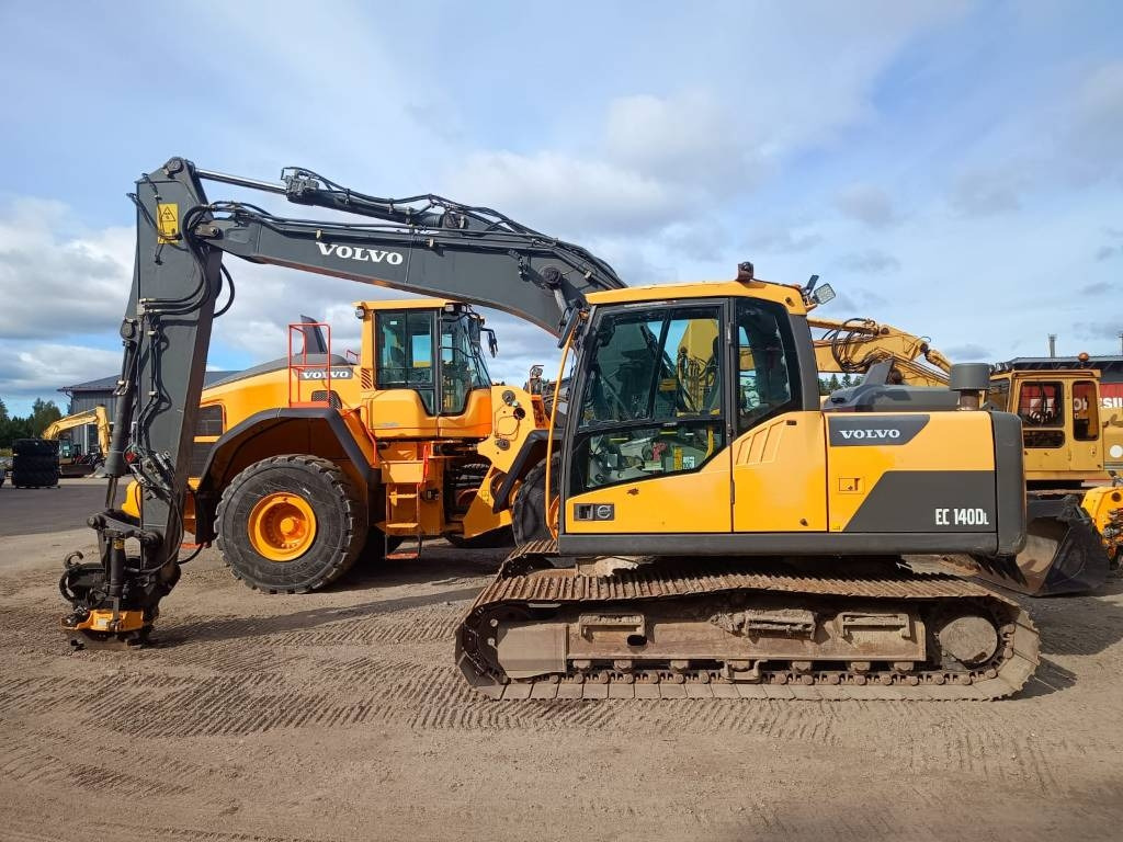 Volvo EC140DL PYÖRITTÄJÄLLÄ - Гусеничный экскаватор: фото 1 Volvo EC140DL PYÖRITTÄJÄLLÄ - Гусеничный экскаватор: фото 1