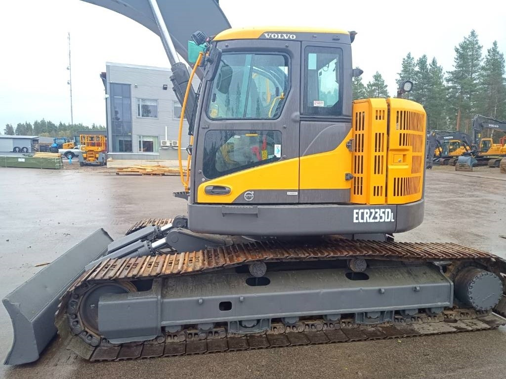 Volvo ECR235DL PYÖRITTÄJÄLLÄ - Гусеничный экскаватор: фото 2 Volvo ECR235DL PYÖRITTÄJÄLLÄ - Гусеничный экскаватор: фото 2