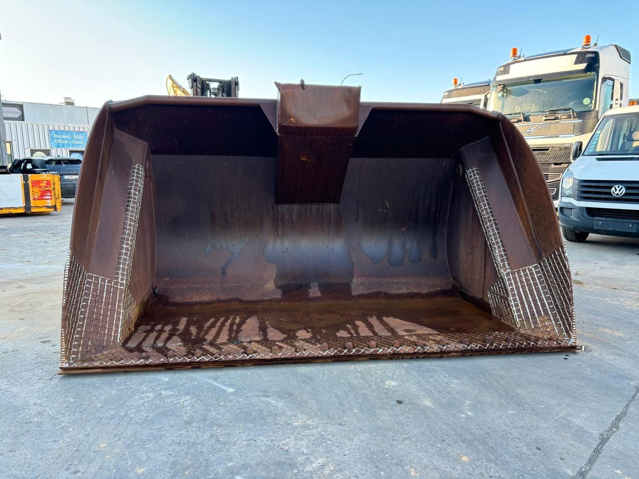 Volvo L150 - L180 - L220. Kippschaufel 5m3. Volvo L150 - L180 - L220. Kippschaufel 5m3. - Ковш для погрузчика для Строительной техники: фото 2 Volvo L150 - L180 - L220. Kippschaufel 5m3. Volvo L150 - L180 - L220. Kippschaufel 5m3. - Ковш для погрузчика для Строительной техники: фото 2