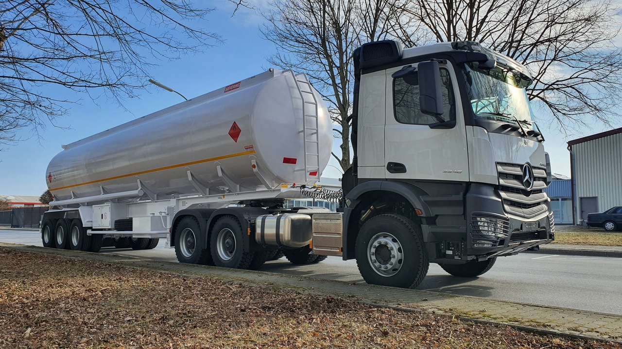 Sievering 40000 LITRE ADR FUEL TANK SEMI-TRAILER FOR MERCEDES ACTROS - Полуприцеп-цистерна: фото 1 Sievering 40000 LITRE ADR FUEL TANK SEMI-TRAILER FOR MERCEDES ACTROS - Полуприцеп-цистерна: фото 1