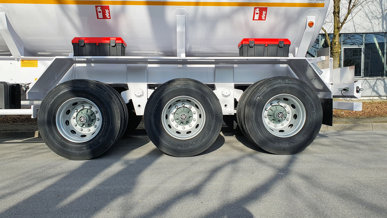 Sievering 40000 LITRE ADR FUEL TANK SEMI-TRAILER FOR MERCEDES ACTROS - Полуприцеп-цистерна: фото 4 Sievering 40000 LITRE ADR FUEL TANK SEMI-TRAILER FOR MERCEDES ACTROS - Полуприцеп-цистерна: фото 4