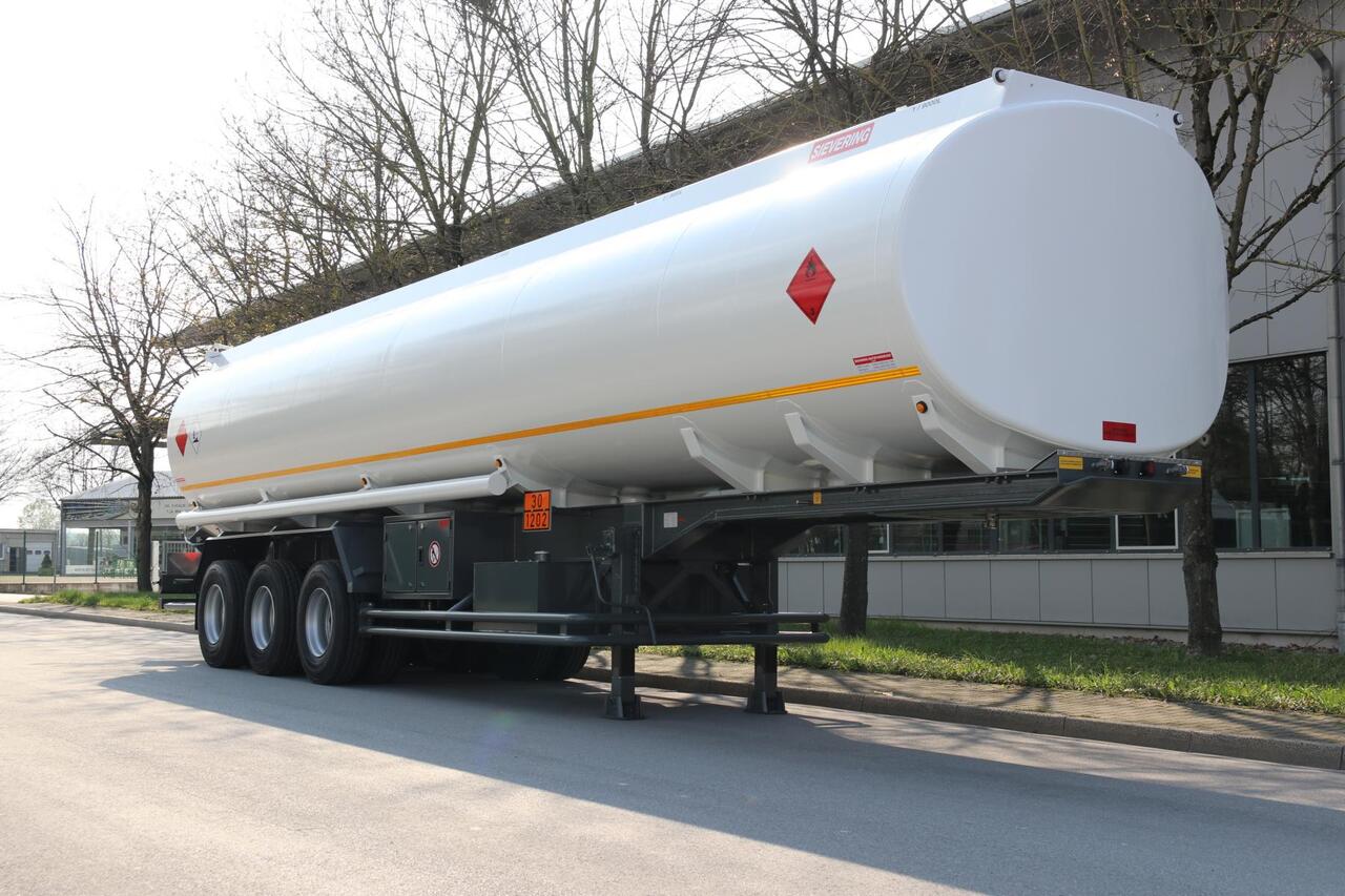 Sievering 45000 LITRES ADR SEMI REMORQUE CITERNE DE CARBURANT - Полуприцеп-цистерна: фото 1 Sievering 45000 LITRES ADR SEMI REMORQUE CITERNE DE CARBURANT - Полуприцеп-цистерна: фото 1