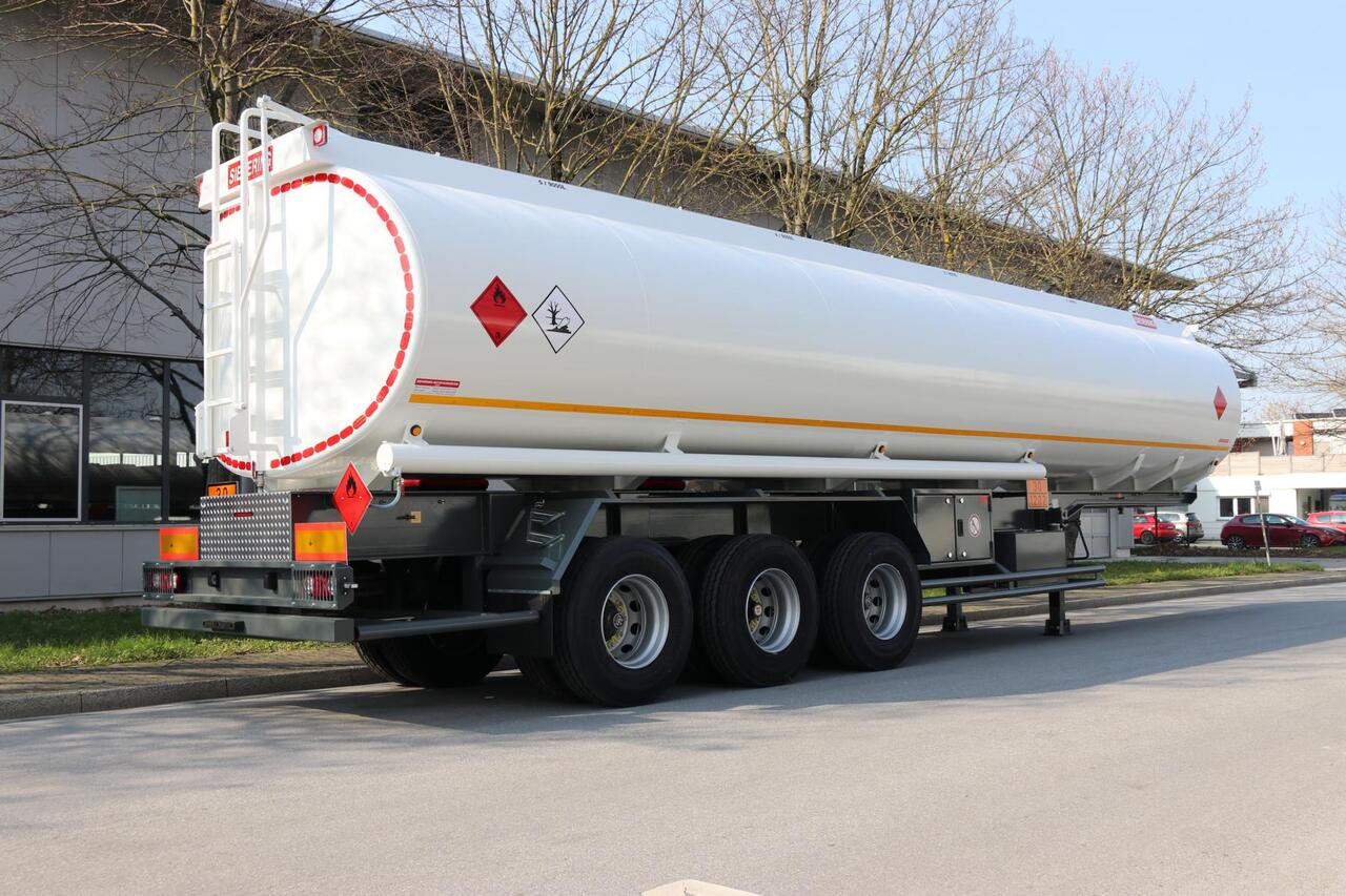 Sievering 45000 LITRES ADR SEMI REMORQUE CITERNE DE CARBURANT - Полуприцеп-цистерна: фото 2 Sievering 45000 LITRES ADR SEMI REMORQUE CITERNE DE CARBURANT - Полуприцеп-цистерна: фото 2