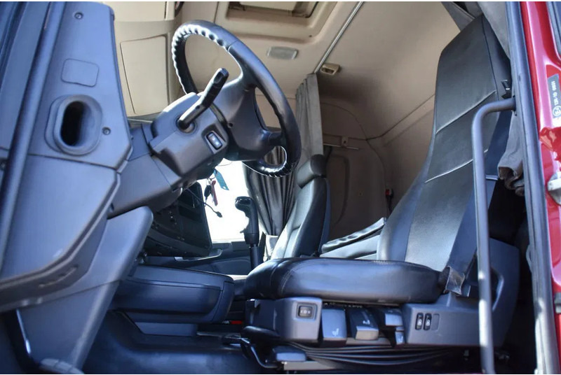 Scania R420 HL 6x2/4 - ADR FL - MANUAL - EURO 5 - 698 TKM - HYDRAULIC SYSTEM - LEATHER SEATS - XENON - - Тягач: фото 4 Scania R420 HL 6x2/4 - ADR FL - MANUAL - EURO 5 - 698 TKM - HYDRAULIC SYSTEM - LEATHER SEATS - XENON - - Тягач: фото 4