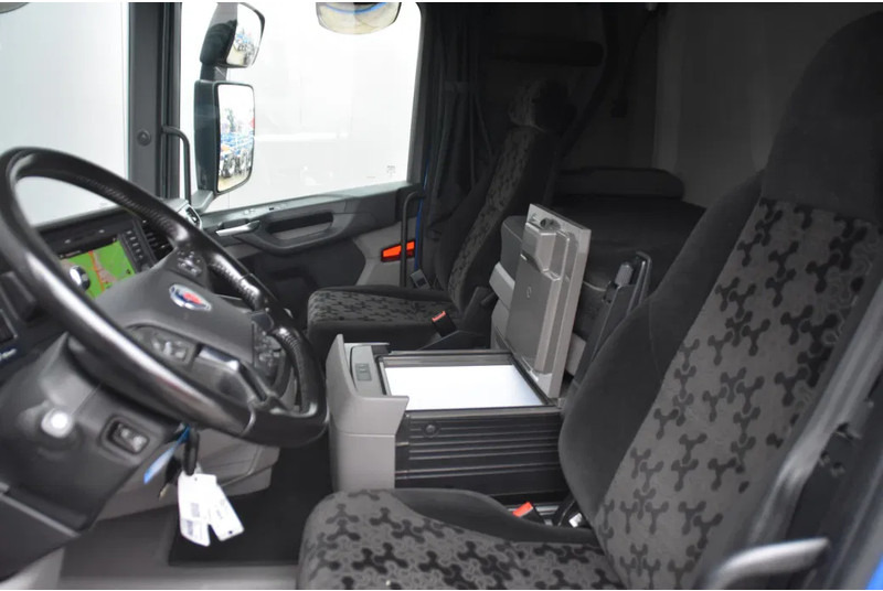 Scania R460 NGS 4x2 - SUPER - RETARDER - 319 TKM - PARK. AIRCO - ACC - NAVI - 2 x FUEL TANKS - TOP CONDITION - - Тягач: фото 5 Scania R460 NGS 4x2 - SUPER - RETARDER - 319 TKM - PARK. AIRCO - ACC - NAVI - 2 x FUEL TANKS - TOP CONDITION - - Тягач: фото 5
