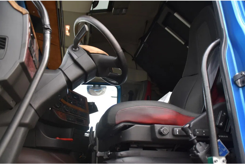 Volvo FH 540 Globe 6x2/4 - 633 TKM - HYDRAULICS - PTO - 2 BEDS - XENON - GOOD CONDITION - - Тягач: фото 4 Volvo FH 540 Globe 6x2/4 - 633 TKM - HYDRAULICS - PTO - 2 BEDS - XENON - GOOD CONDITION - - Тягач: фото 4