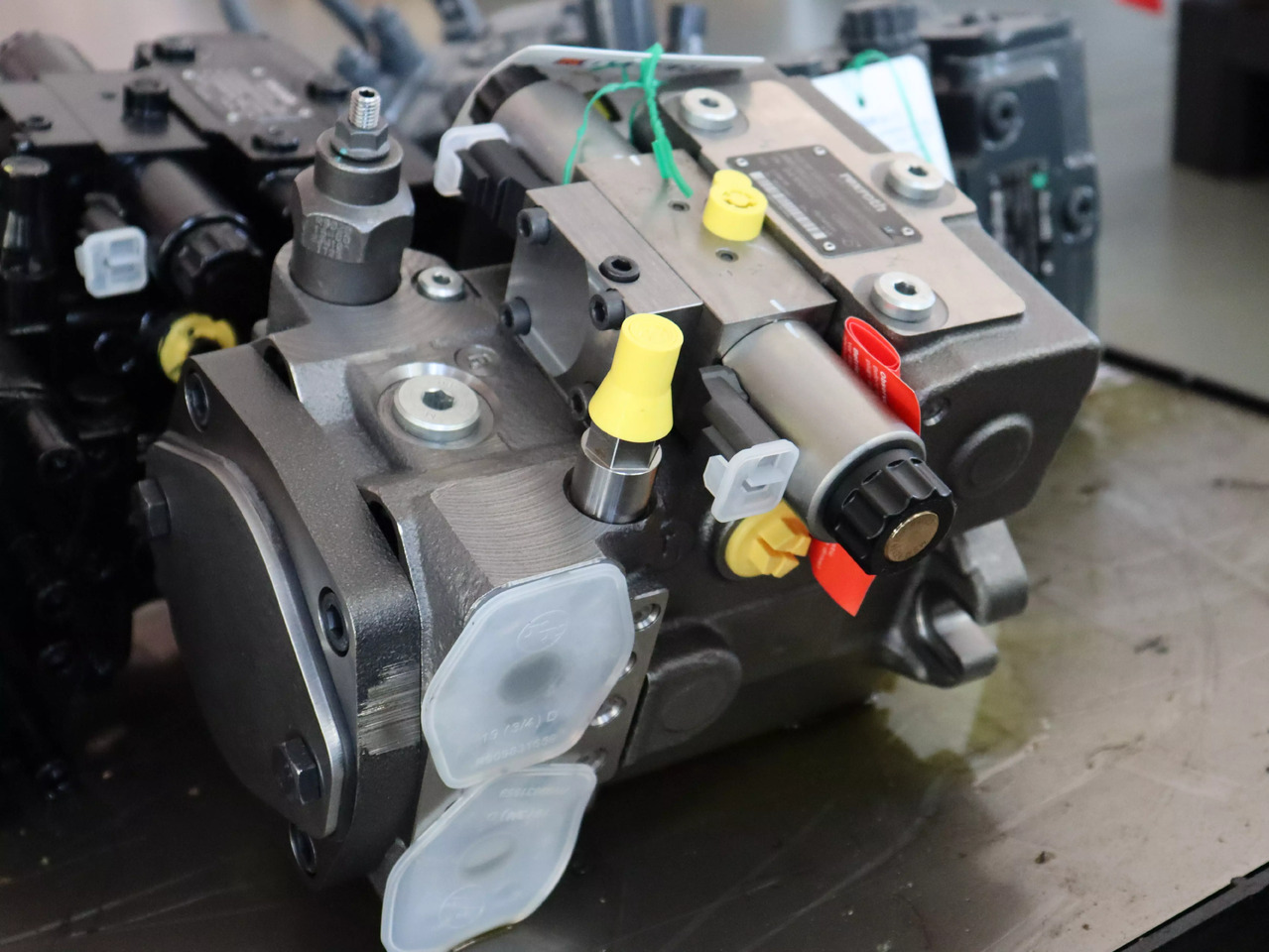 REXROTH A10VG28EP3D1/10R-NSC10F015SP - Гидравлический насос для Погрузочно-разгрузочной техники: фото 2 REXROTH A10VG28EP3D1/10R-NSC10F015SP - Гидравлический насос для Погрузочно-разгрузочной техники: фото 2