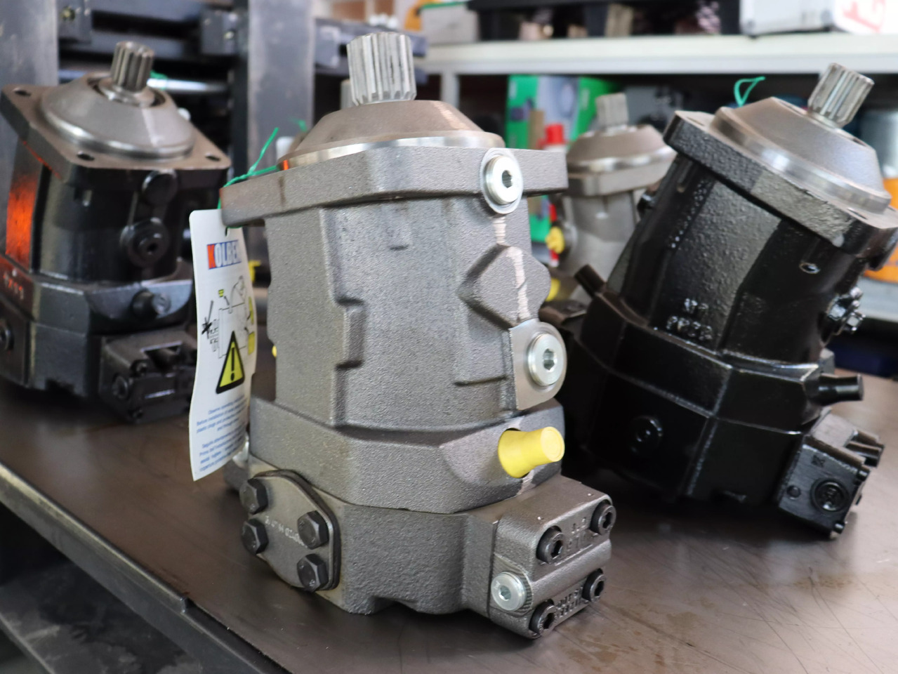 REXROTH A6VM060HA2T30004F/71MWV0M4Z8200-0 - Гидравлический мотор для Строительной техники: фото 1 REXROTH A6VM060HA2T30004F/71MWV0M4Z8200-0 - Гидравлический мотор для Строительной техники: фото 1