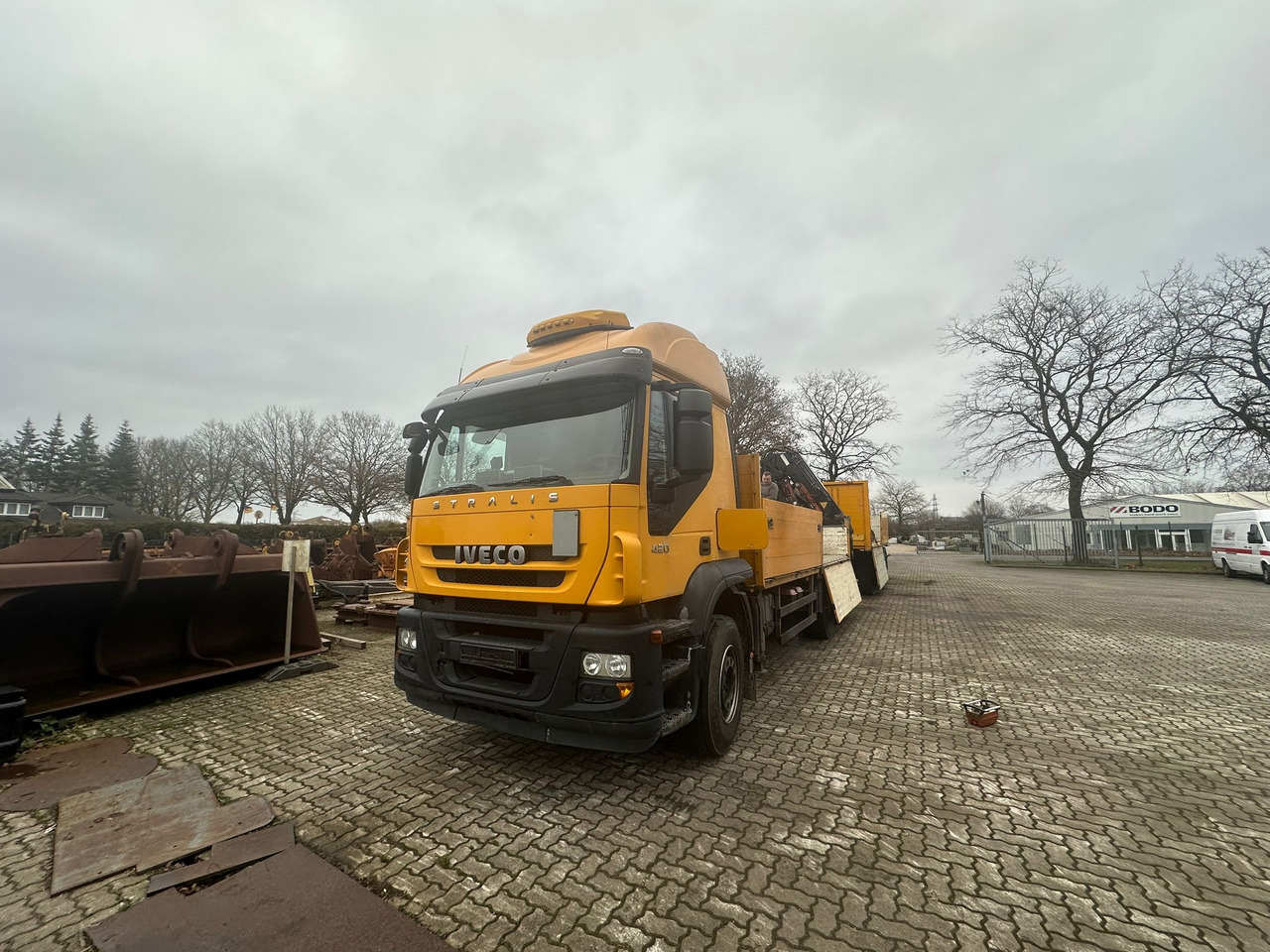 IVECO STRALIS 420 truck open box with TEREX loading crane 290.2E-A3 - Крюковой мультилифт, Автоманипулятор: фото 3 IVECO STRALIS 420 truck open box with TEREX loading crane 290.2E-A3 - Крюковой мультилифт, Автоманипулятор: фото 3